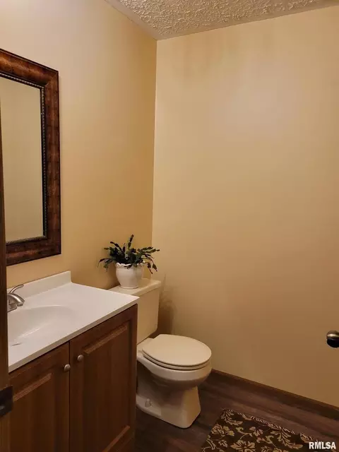 710 E 2nd St, Centralia, IL 62801 photo 11