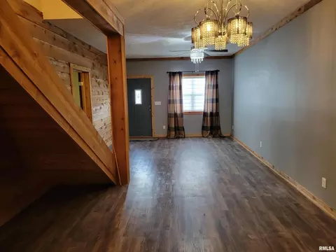 710 E 2nd St, Centralia, IL 62801 photo 4