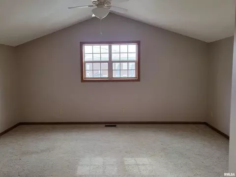 710 E 2nd St, Centralia, IL 62801 photo 19