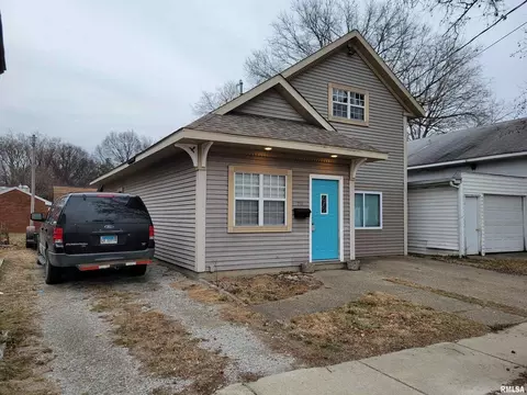 710 E 2nd St, Centralia, IL 62801 photo 2