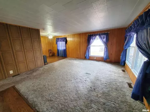 312 S 2nd St, Broughton, IL 62817 photo 7