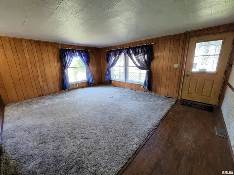 312 S 2nd St, Broughton, IL 62817 photo 9
