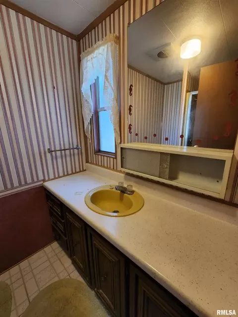 312 S 2nd St, Broughton, IL 62817 photo 30