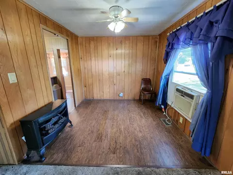 312 S 2nd St, Broughton, IL 62817 photo 11