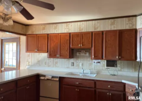 500 S 6th St, Herrin, IL 62948 photo 9