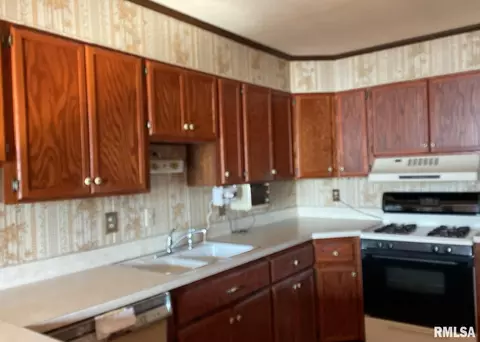 500 S 6th St, Herrin, IL 62948 photo 8