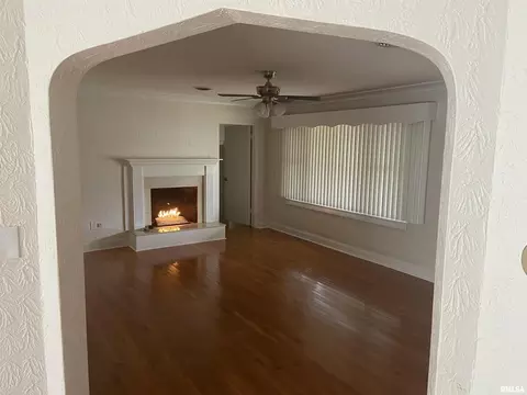 607 S Carbon St, Marion, IL 62959 photo 26