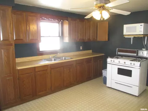 417 Mcfall St #MCFALL, Benton, IL 62812 photo 8