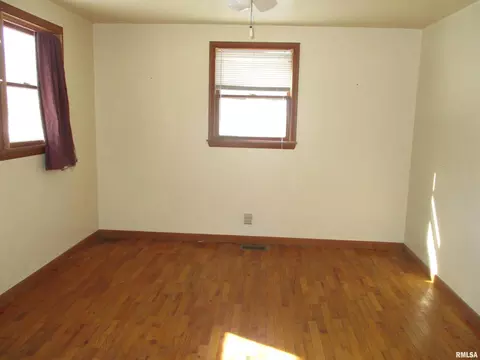 417 Mcfall St #MCFALL, Benton, IL 62812 photo 16