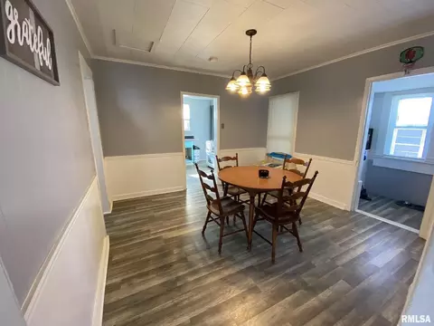 1215 E Broadway, Centralia, IL 62801 photo 4