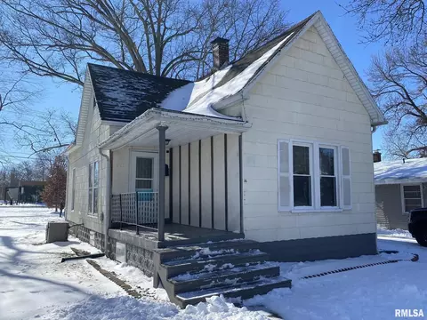 1215 E Broadway, Centralia, IL 62801 photo 1