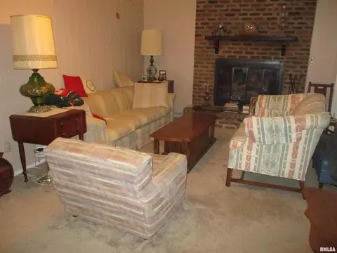 808 Lime Ave, Mount Vernon, IL 62864 photo 3