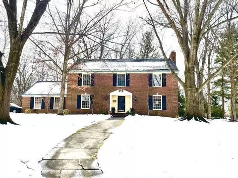 15 Orchard Dr E, Centralia, IL 62801 photo 2