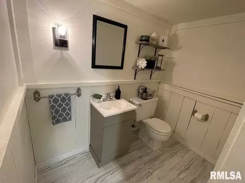 15 Orchard Dr E, Centralia, IL 62801 photo 17