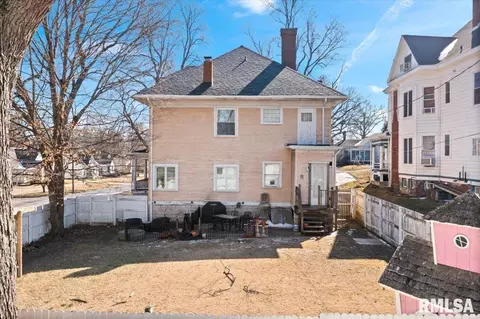 130 E 4th St, Mount Carmel, IL 62863 photo 3
