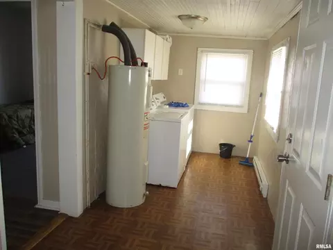 1110 E Ruth St, Benton, IL 62812 photo 14