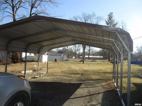 1110 E Ruth St, Benton, IL 62812 photo 19