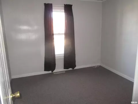1110 E Ruth St, Benton, IL 62812 photo 10