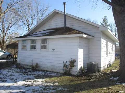 1110 E Ruth St, Benton, IL 62812 photo 18