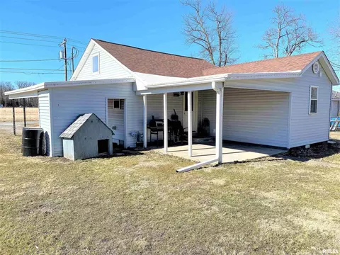 335 College St, Flora, IL 62839 photo 41