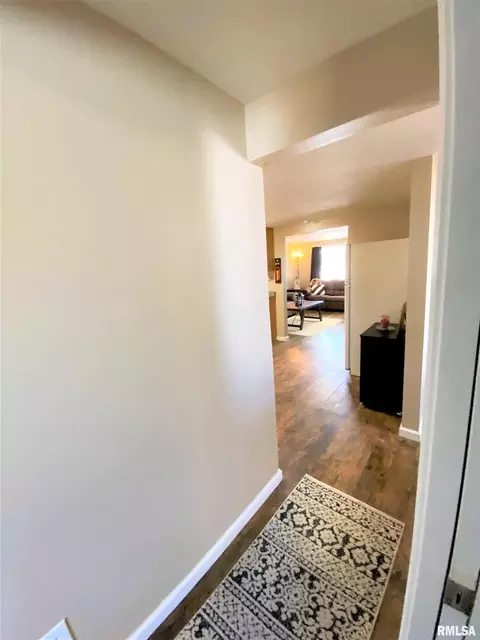 335 College St, Flora, IL 62839 photo 30