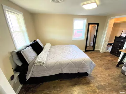 335 College St, Flora, IL 62839 photo 23