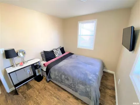 335 College St, Flora, IL 62839 photo 27