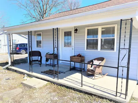 335 College St, Flora, IL 62839 photo 40