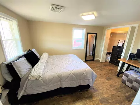 335 College St, Flora, IL 62839 photo 21
