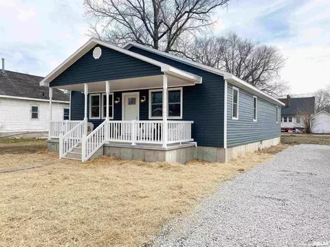 430 E 2nd St, Flora, IL 62839 photo 4