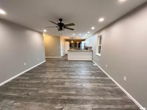 430 E 2nd St, Flora, IL 62839 photo 16