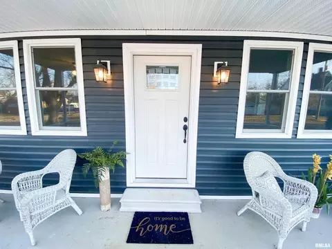 430 E 2nd St, Flora, IL 62839 photo 2