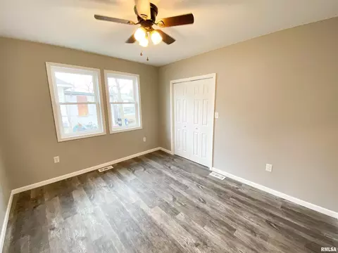 430 E 2nd St, Flora, IL 62839 photo 45