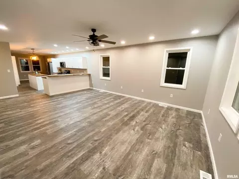 430 E 2nd St, Flora, IL 62839 photo 14