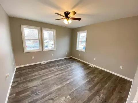 430 E 2nd St, Flora, IL 62839 photo 43