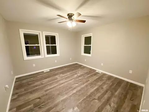430 E 2nd St, Flora, IL 62839 photo 42