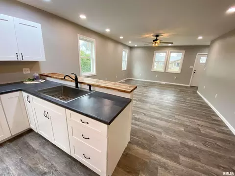 430 E 2nd St, Flora, IL 62839 photo 30