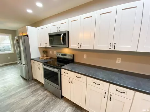 430 E 2nd St, Flora, IL 62839 photo 32