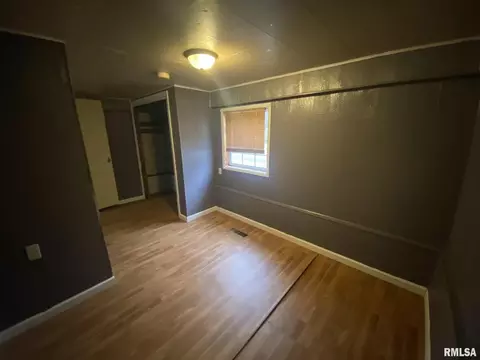901 E Kell St, Centralia, IL 62801 photo 11