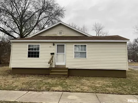 901 E Kell St, Centralia, IL 62801 photo 2