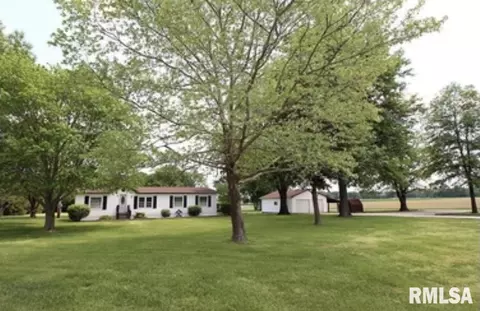 724 Moonglow Rd, Walnut Hill, IL 62893 photo 3