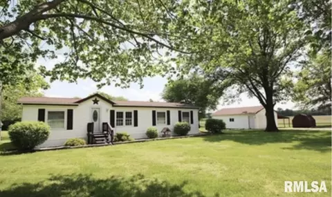 724 Moonglow Rd, Walnut Hill, IL 62893 photo 1