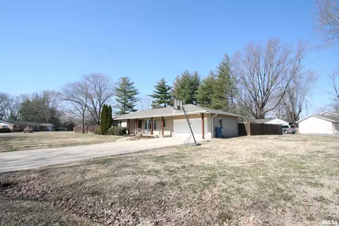 1619 Sunset Dr, Carmi, IL 62821 photo 2