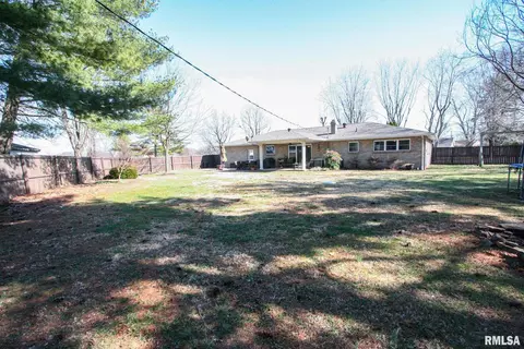 1619 Sunset Dr, Carmi, IL 62821 photo 5