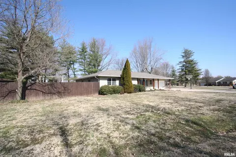1619 Sunset Dr, Carmi, IL 62821 photo 3