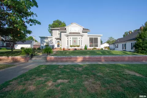 208 4th St, Carmi, IL 62821 photo 3