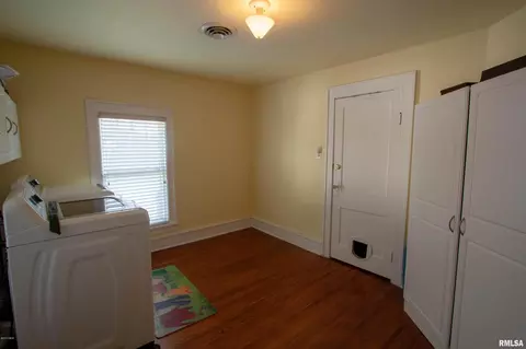 208 4th St, Carmi, IL 62821 photo 25