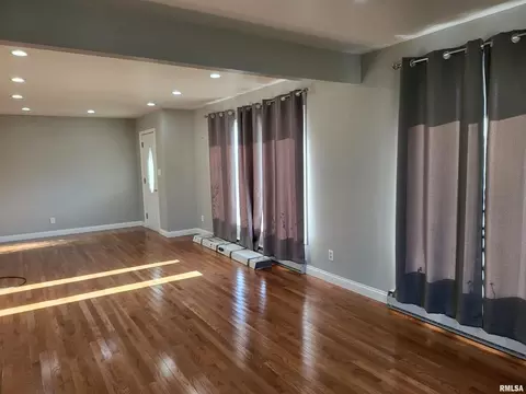 1102 State St, Eldorado, IL 62930 photo 21