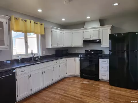 1102 State St, Eldorado, IL 62930 photo 23
