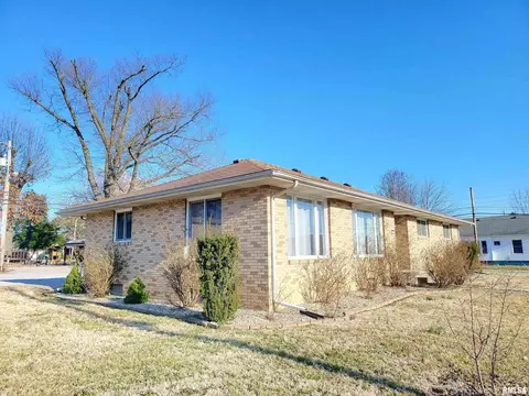 1102 State St, Eldorado, IL 62930 photo 12